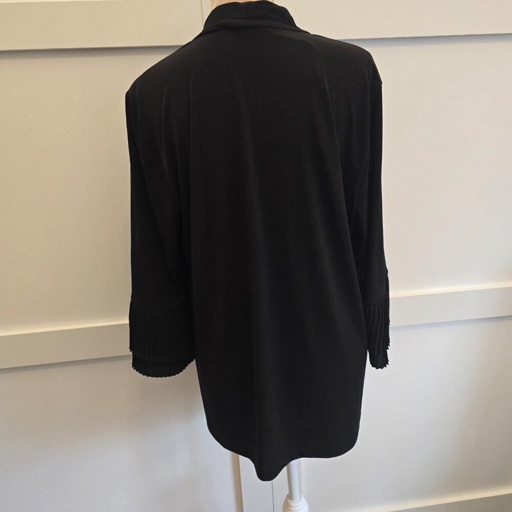 Chico's Black Label Pleat Cuff Top - Large - Black NWT - Picture 6 of 11